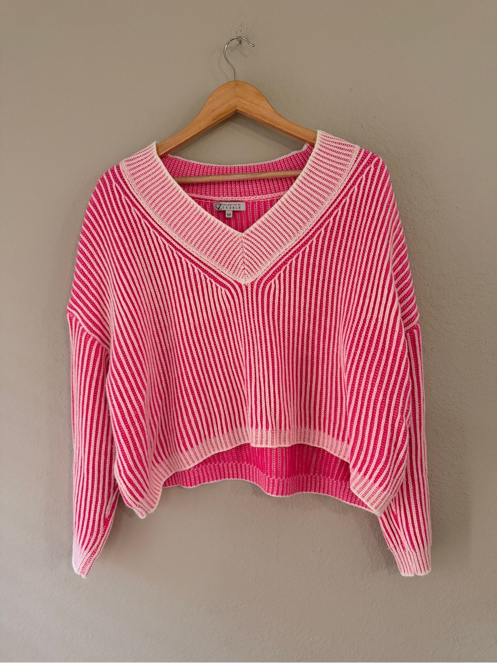 Collections by Cezele Pink & White V-Neck Striped Knit Sweater Medium Brioche